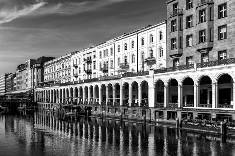 Kleintransport Hamburg: The Best Way To Get Around The City