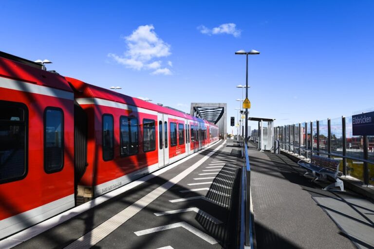 Discovering Kleintransport Hamburg: The Backbone Of Urban Mobility