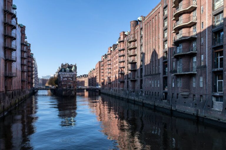 Navigating The Heart Of Hamburg: Kleintransport Services